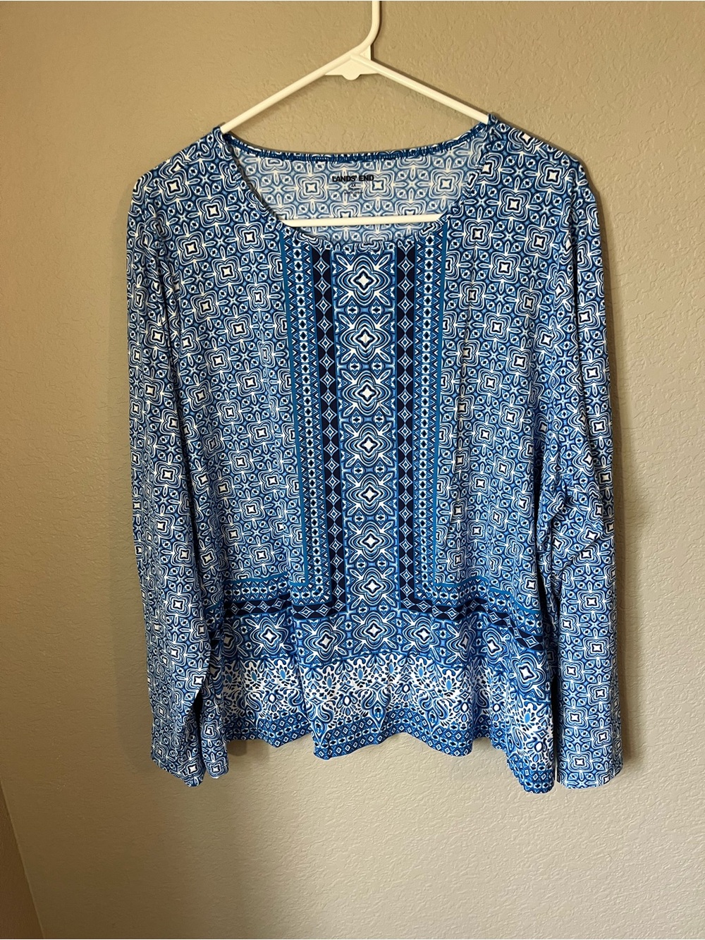 Lands’ End 2X Blue White Medallion Long Sleeve Swim Rash Guard Top Beach Vacay
